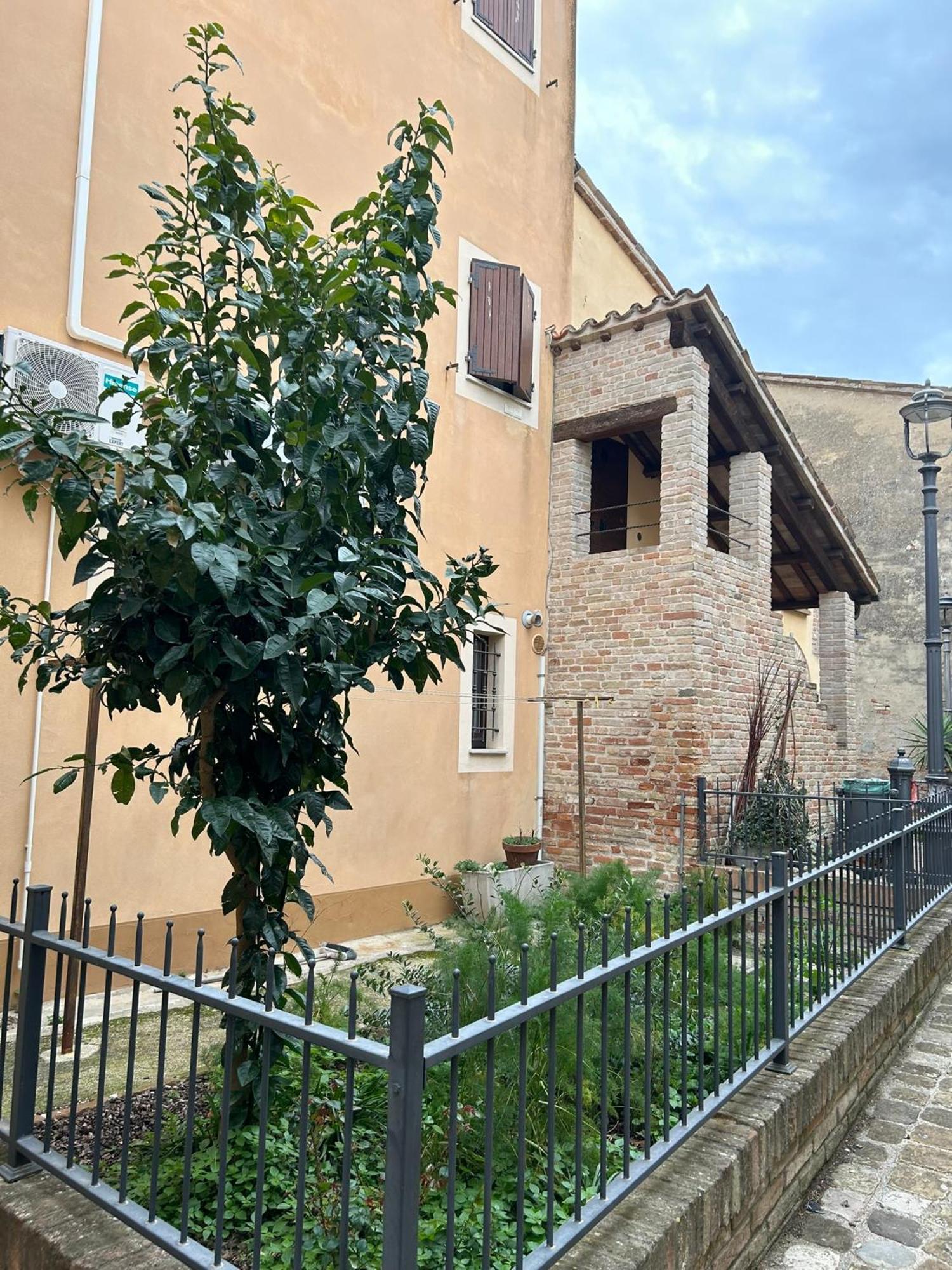 Al Castello Hotel Tavullia Exterior photo
