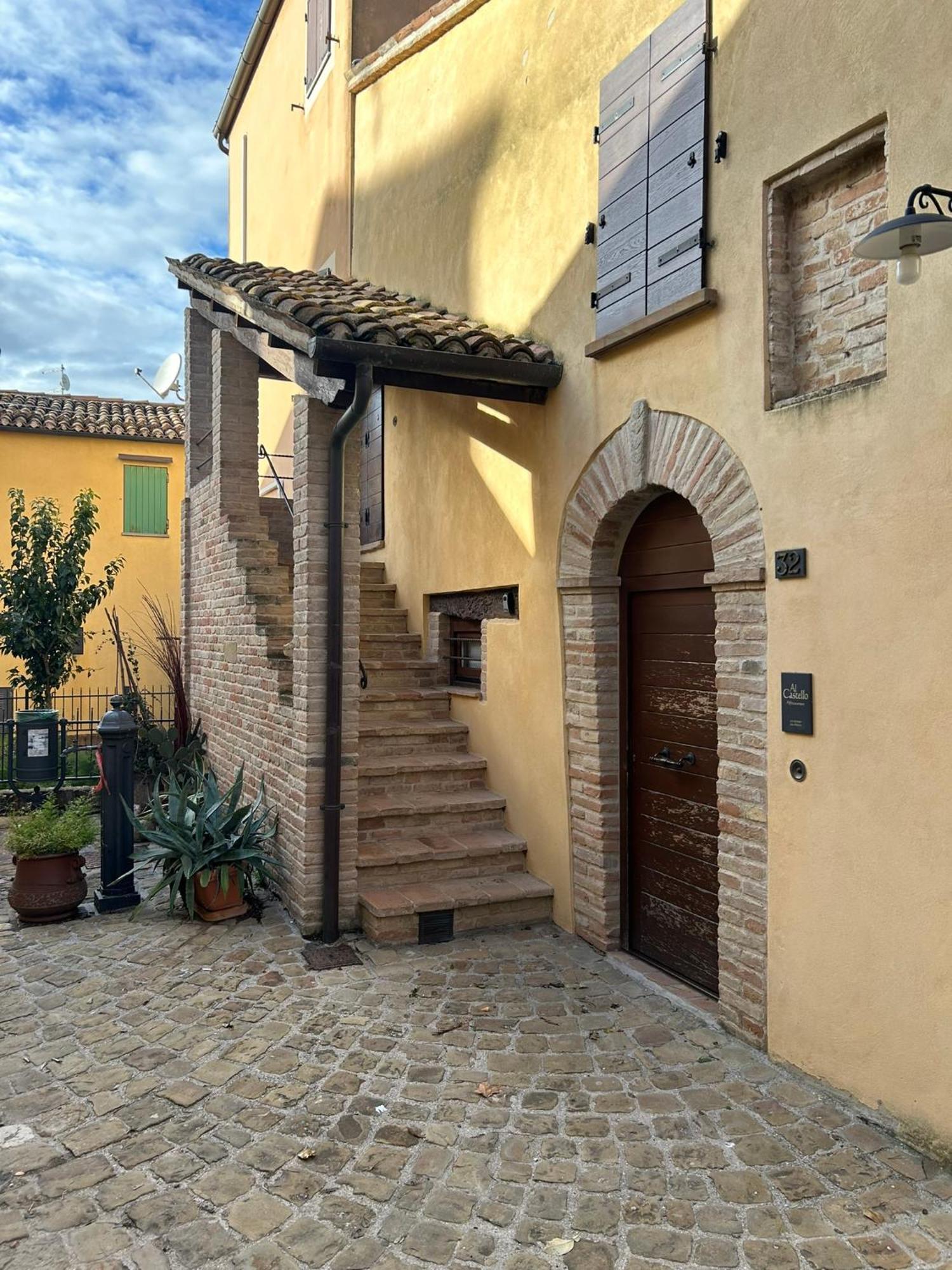 Al Castello Hotel Tavullia Exterior photo